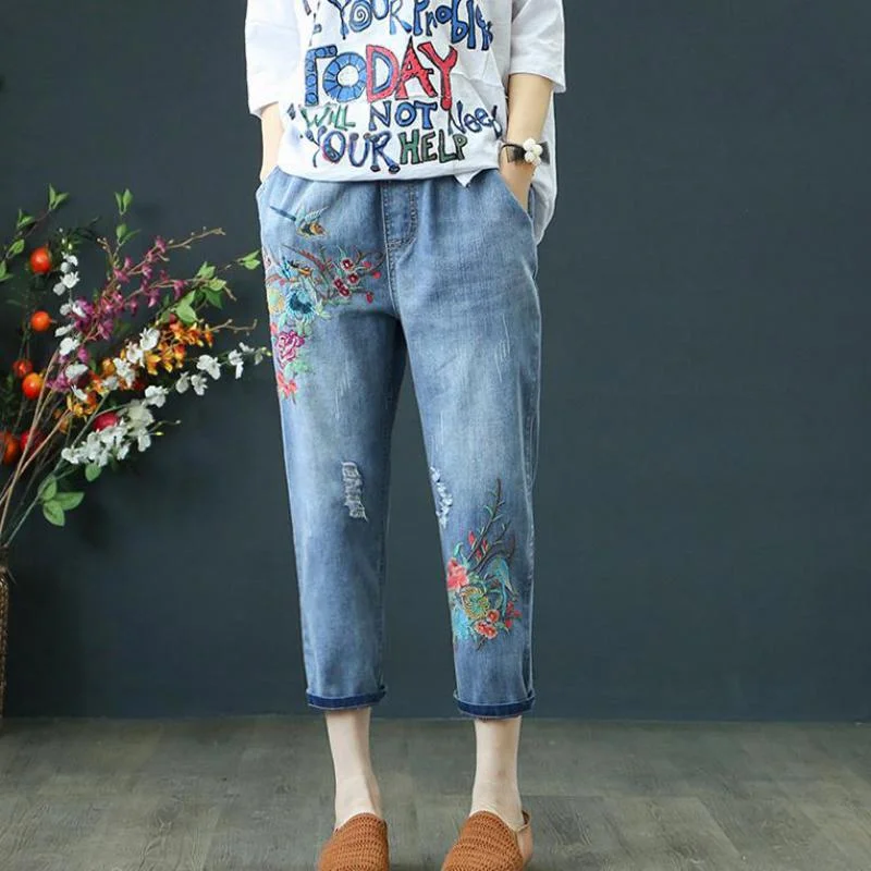 Stylish flare pants for retro party looks -Embroidery Detailed Retro Drawstring Ripped Loose Denim Pants