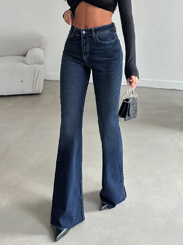 Gray Jeans for Neutral Tone -Iconic Babe Raw Edge Bootcut Jeans