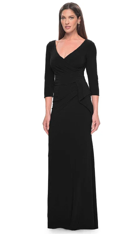 Plus size dresses with comfy flows feel gentle -La Femme 30967 - Quarter Sleeve Jersey Evening Dress