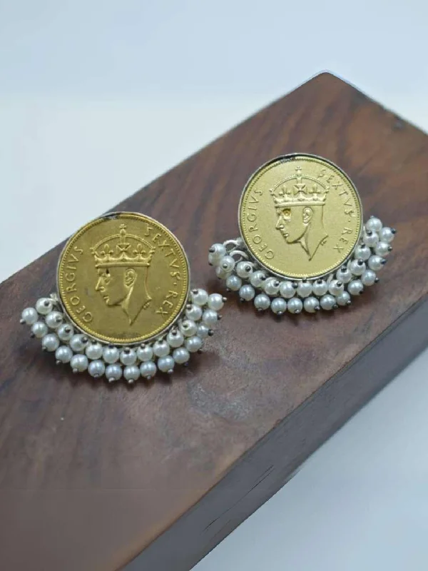 Hoop earrings with stacked layers for a bold and textured design-Antique Bottom Pearl Vintage Pound Coin Style Elegant Earring